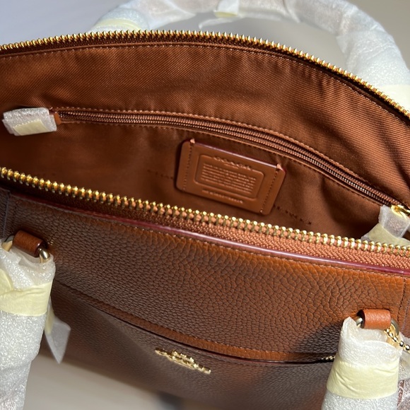 COACH saddle purse NWT - Picture 4 of 9